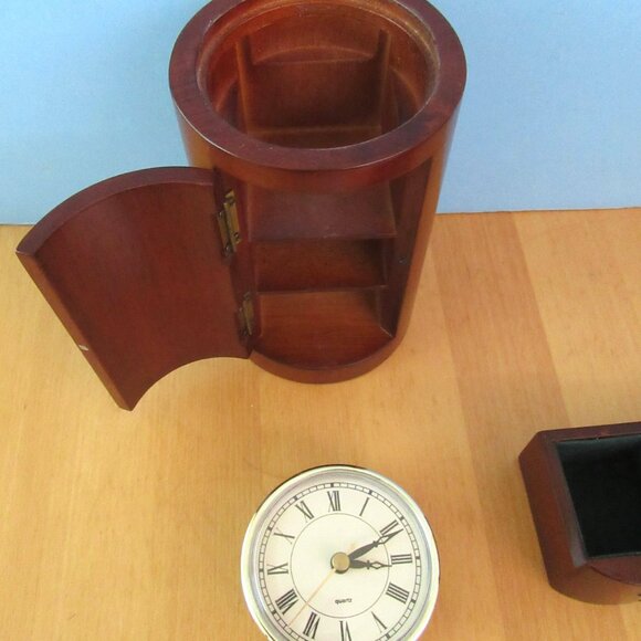Vintage wood cylinder jewelry box with working clock - 6" tall - unisex - Picture 9 of 14